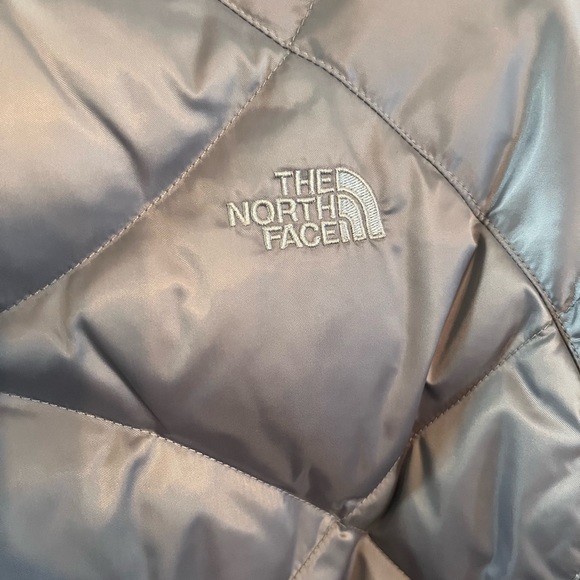 🧡Womens Silver/Grey North Face Puffer Coat🧡 - Picture 4 of 4